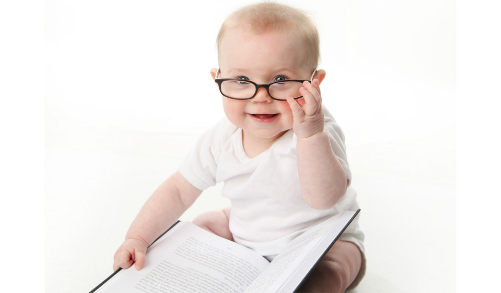 چگونه کودک خود را از بچگی به درس خواندن علاقهمند کنیم