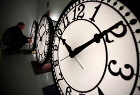 تغییر ساعت تابستانی ۲۰۲۵؛ ترامپ می‌تواند تغییر ساعت را متوقف کند؟