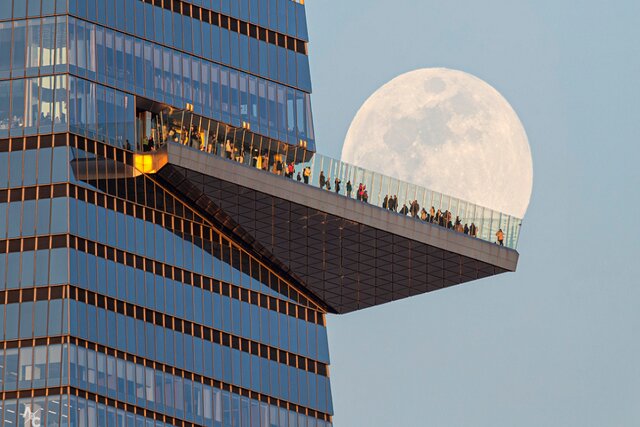 ظهور ماه کامل هنگام روز ظهور ماه کامل هنگام روز