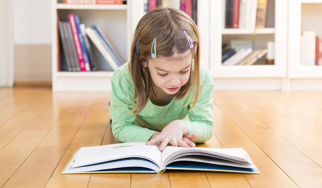 چگونه کودک خود را از بچگی به درس خواندن علاقهمند کنیم چگونه کودک خود را از بچگی به درس خواندن علاقهمند کنیم