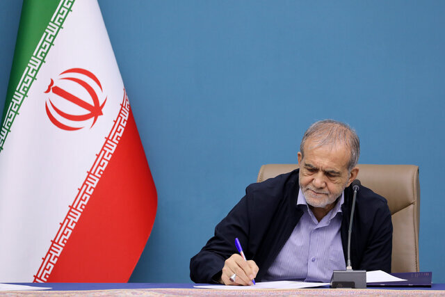 پیام تسلیت پزشکیان در پی درگذشت پاپ فرانسیس پیام تسلیت پزشکیان در پی درگذشت پاپ فرانسیس