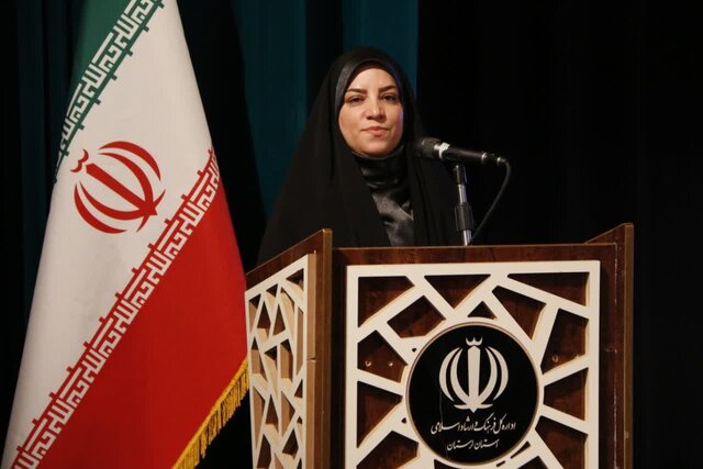 تجلیل از هنرمند انقلابی لرستان / هنر انقلاب اسلامی مزین به «تعهد» است تجلیل از هنرمند انقلابی لرستان / هنر انقلاب اسلامی مزین به «تعهد» است