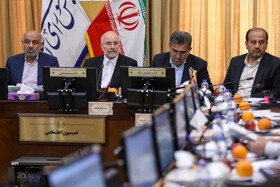 محمدباقر قالیباف، رئيس مجلس شورای اسلامی و احمد میدری، وزیر تعاون، كار و رفاه اجتماعی در جلسه کمیسیون اجتماعی مجلس