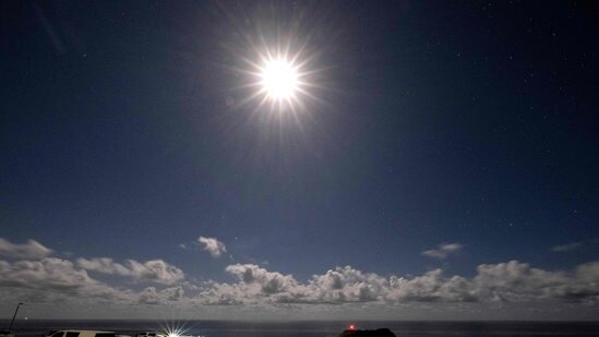 آلبوم تصاویر «ماه صورتی آوریل» در سراسر جهان