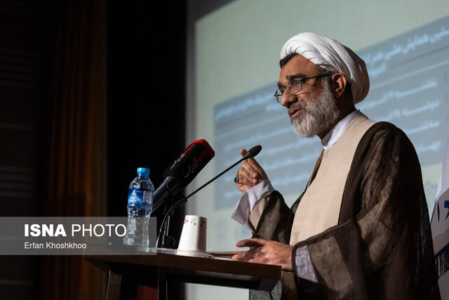 انقلابیگری بهمعنای عقلانیت است، نه تندروی/۶ اصل بنیادین هنر انقلابی انقلابیگری بهمعنای عقلانیت است، نه تندروی/۶ اصل بنیادین هنر انقلابی