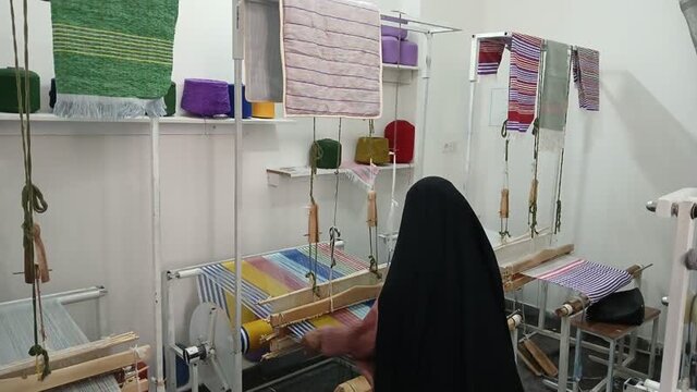 توانمندسازی زنان خانهدار و اقشار کمبرخوردار در دستور کار است