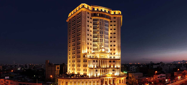 راهنمای سفر به مشهد، پرواز، اقامت، خرید، تفریح و زیارت