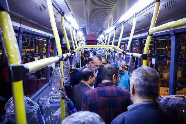 ۱۰ دستگاه اتوبوس جدید به سیستم حمل و نقل شهرداری کرمان اضافه شد