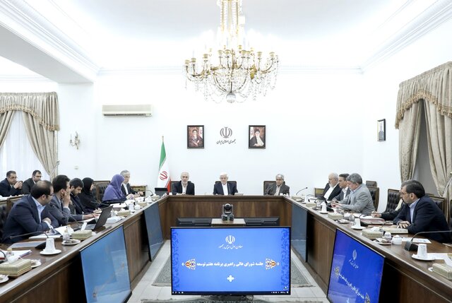 عارف:  مانعی برای ارتباط با کشورهای حوزه اوراسیا وجود ندارد عارف:  مانعی برای ارتباط با کشورهای حوزه اوراسیا وجود ندارد
