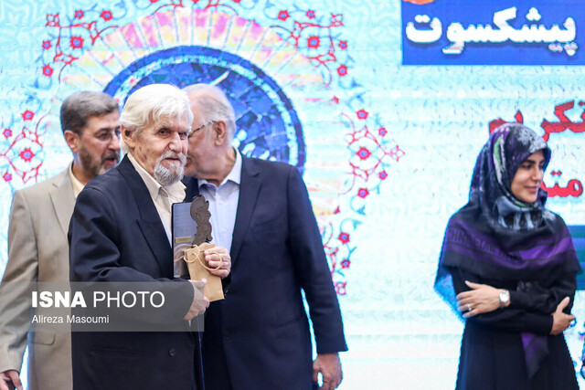در جشن تولد هنرمندان فروردین ماهی چه گذشت؟ در جشن تولد هنرمندان فروردین ماهی چه گذشت؟