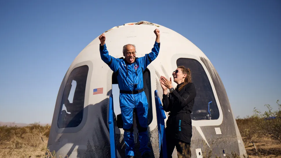 کدام افراد مشهور تا کنون با بلواوریجین به فضا رفتهاند؟