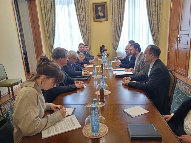 گزارش غریب آبادی از سفر چند ساعته به مسکو و دیدارش با لاوروف