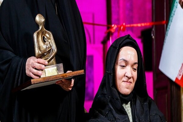 چهره سال هنر انقلاب اسلامی در استان قم معرفی شد چهره سال هنر انقلاب اسلامی در استان قم معرفی شد