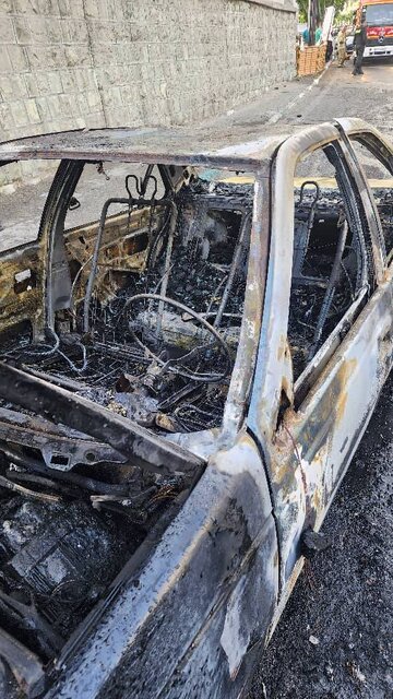 آتشسوزی پژو ۴۰۵ در بزرگراه مدرس با دو مصدوم