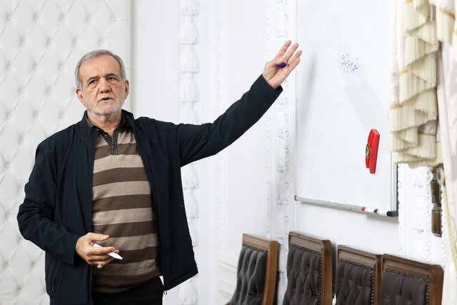 بسته خبری ایران اکونومیست از اخبار رئیسجمهور در ۲۴ ساعت گذشته