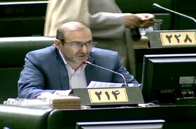 ابوترابی: رئیس جمهور باید دولتمردان را برای حل مسائل اقتصادی سر خط بیاورد