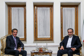 دیدار رافائل گروسی، مدیر کل آژانس بینالمللی انرژی اتمی با سید عباس عراقچی، وزیر امور خارجه