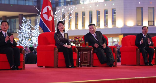 مراسم تکمیل ۱۰۰۰۰ واحد مسکونی جدید در پیونگیانگ با حضور کیم