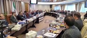 با تهدید تولید ملی مبارزه می‌کنیم