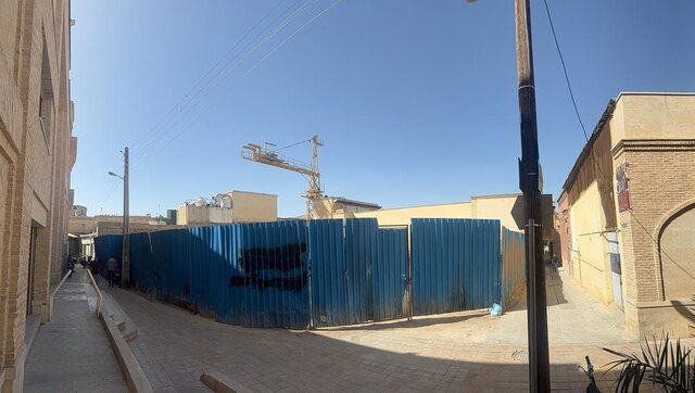 فعالیت تاورکرین در دل بافت تاریخی شیراز جرثقیل عظیمالجثه در بافت تاریخی شیراز چه میکند؟