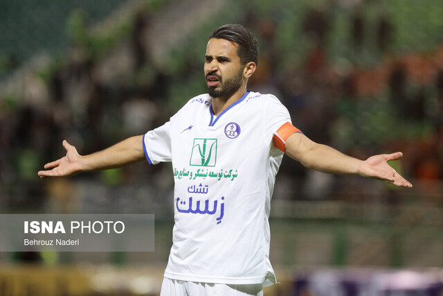محمود مطلقزاده دو بازیکن استقلال خوزستان اخراج شدند