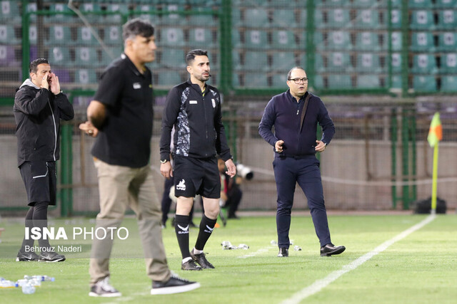 پاسخ خلیفهاصل درباره آینده دو بازیکن اخراجی تیمش پاسخ خلیفهاصل درباره آینده دو بازیکن اخراجی تیمش