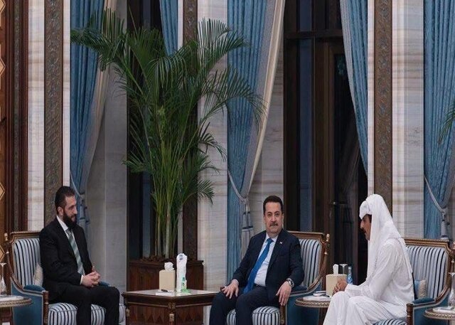 دیدار السودانی و الجولانی روی یک میز در قطر دیدار السودانی و الجولانی روی یک میز در قطر