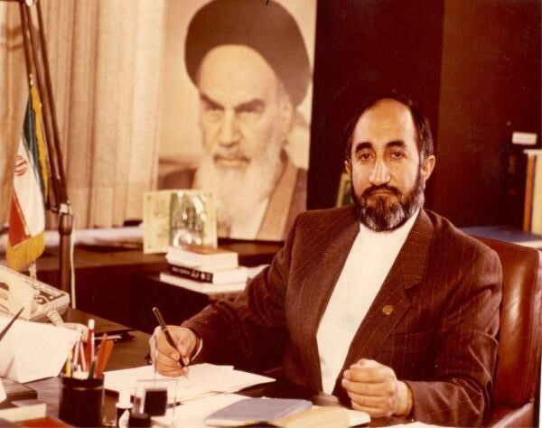 از پالتوی رجایی تا خودنویس طلای غریب آبادی