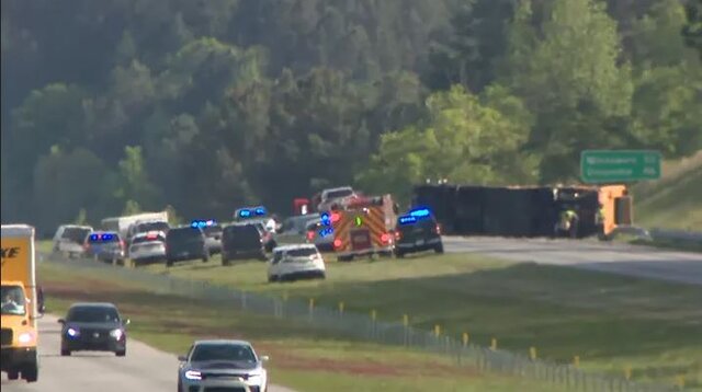 عکس تزئینی است واژگونی یک اتوبوس گردشگری در مرکز یونان