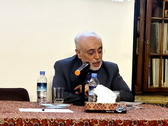 در میدان روایتها غایب نباشیم