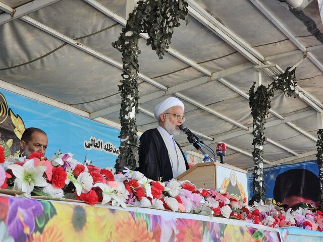 مراسم روز ارتش در سنندج با نمایش اقتدار ارتشیان برگزار شد