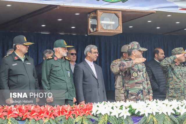 عکس آرشیوی است ارتش ایران در نگاه جهانیان به عنوان یک نیروی مقتدر و مردمی شناخته میشود