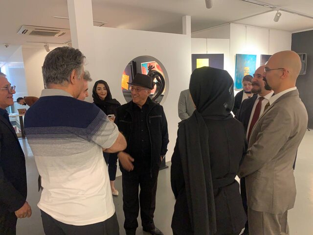 در معرفی هنر نستعلیق ضعیف عمل کردهایم