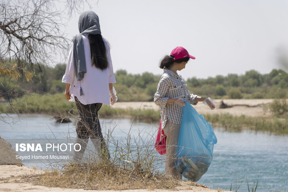 به مناسبت روز جهانی زمین؛ پاکسازی جنگلهای کرخه