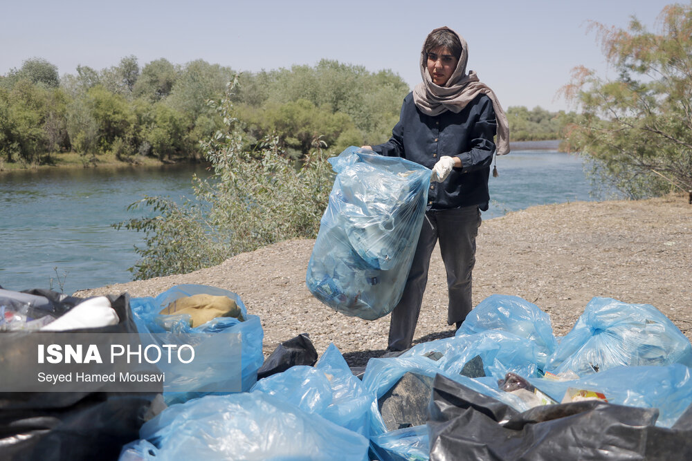 به مناسبت روز جهانی زمین؛ پاکسازی جنگلهای کرخه