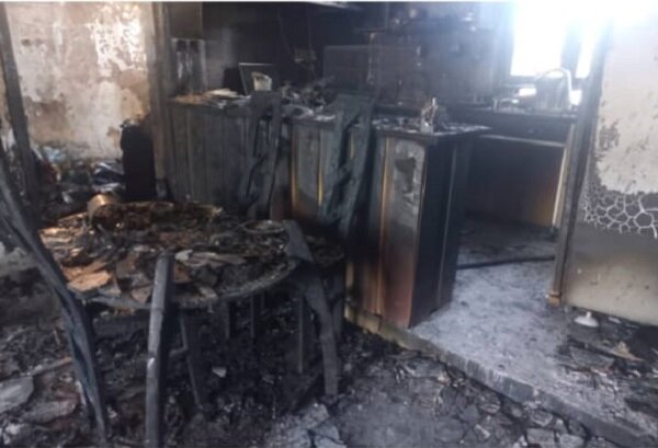 مهار حریق ساختمان چهار طبقه در بلوار الزهرا(س) شیراز مهار حریق ساختمان چهار طبقه در بلوار الزهرا(س) شیراز