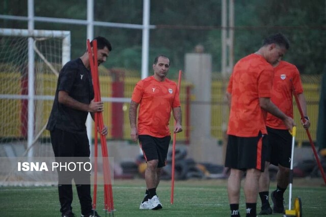 حاجی‌پور: فولاد با همین فرمان کاندیدای کسب سهمیه می‌شود/ رامین رضاییان شاه مهره است