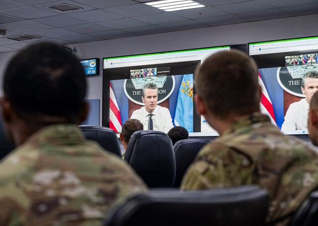 «پیت هگست» وزیر دفاع آمریکا پنتاگون در شوک؛ جنگ قدرت یا پاکسازی سیاسی؟