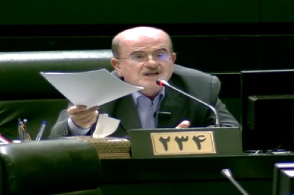 لاهوتی: حق اعتراض را از کسانی که یارانههایشان قطع شده است نگیریم لاهوتی: حق اعتراض را از کسانی که یارانههایشان قطع شده است نگیریم
