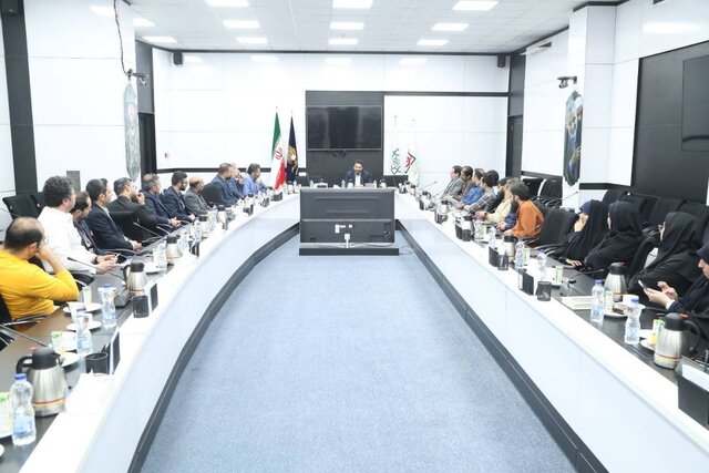 مفاهیم انقلاب اسلامی و دفاع مقدس را با ابزارهای نوین تبیین کنیم