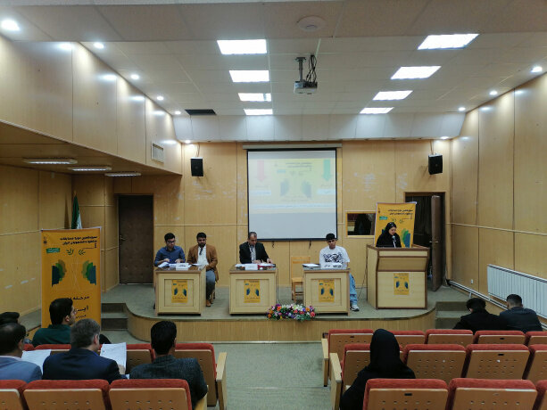 اخلاق، فن بیان، منطق و علم محورهای چهارگانه مناظره استاندارد هستند