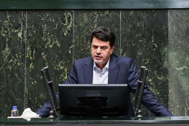 یزدیان: وزیر پیشنهادی اقتصاد جوان، متعهد و مومن است یزدیان: وزیر پیشنهادی اقتصاد جوان، متعهد و مومن است