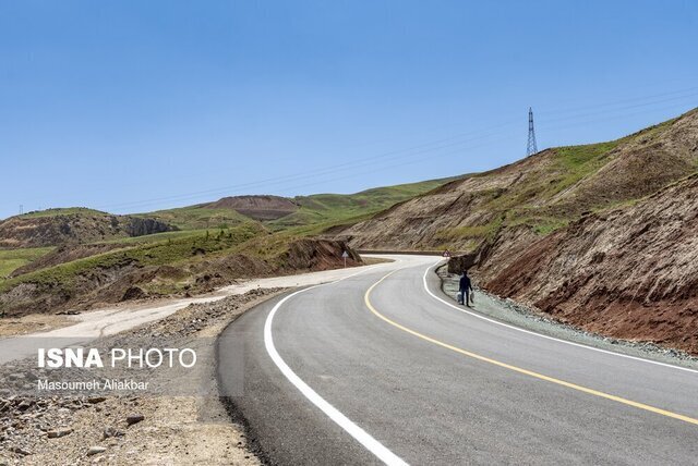 عکس تزئینی است طرح بهسازی محور روستایی رحمت آباد قم اجرا شد