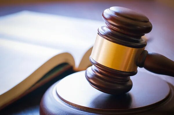 سفر رییس قوه قضاییه به چین/ بازداشت متهم به قتل در اسلامشهر/ سلب صلاحیت ۱۶ سردفتر اسناد رسمی