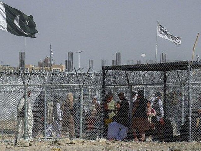 اسلامآباد: بیش از ۱۰۰ هزار افغانستانی پاکستان را ترک کردند اسلامآباد: بیش از ۱۰۰ هزار افغانستانی پاکستان را ترک کردند