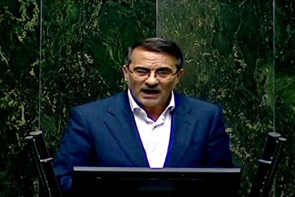 رفیعزاده: تغییر ساعت رسمی کشور باعث صرفهجویی در انرژی میشود رفیعزاده: تغییر ساعت رسمی کشور باعث صرفهجویی در انرژی میشود
