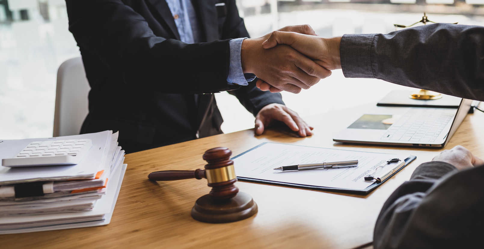 شرکت ارائه دهنده خدمات مشاوره حقوقی