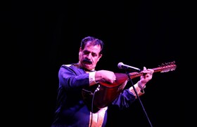 گزارش ایسنا از نخستین شب جشنواره موسیقی نواحی / جوانان راه ما را ادامه دهند