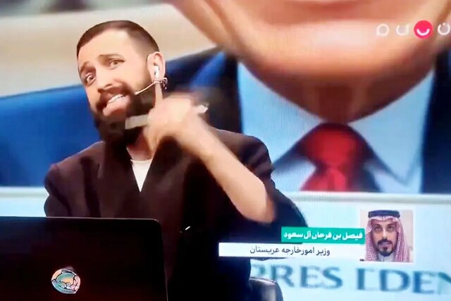 خودتان همهچیز را سیاسی میکنید خودتان همهچیز را سیاسی میکنید