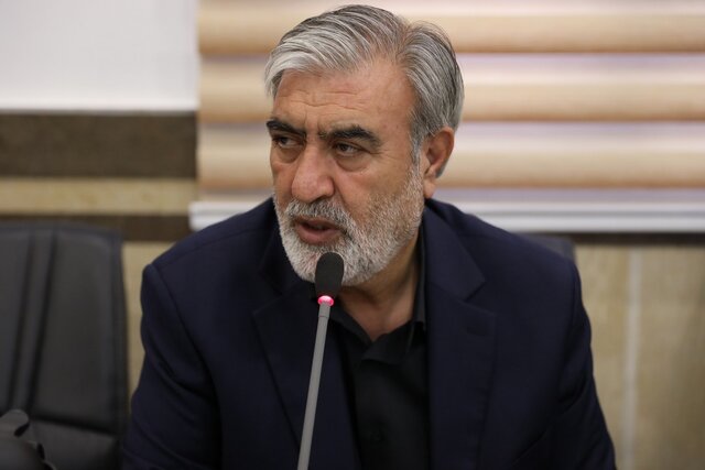 نمایندگان تشکلات کارگری و کارفرمایی برای ایجاد فرصت اشتغالزایی مطالبه‌گر باشند